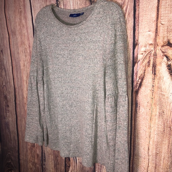 Apt. 9 Long Sleeve Bell Sleeve Top - Picture 6 of 8